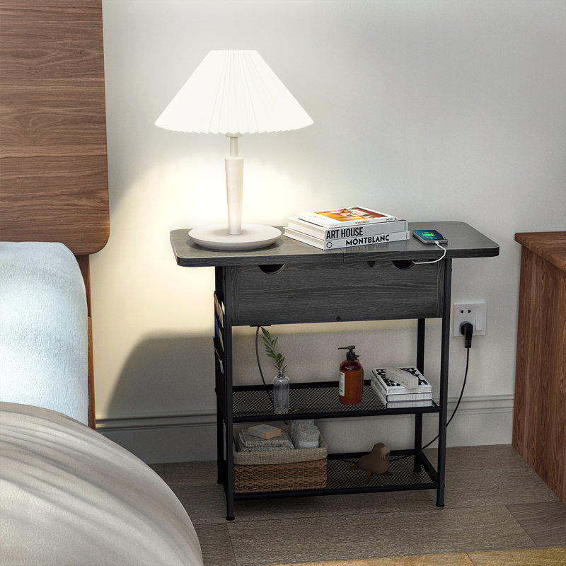 Table de bout Hogsett et ports USB et prises de courant avec poches latérales, Noir