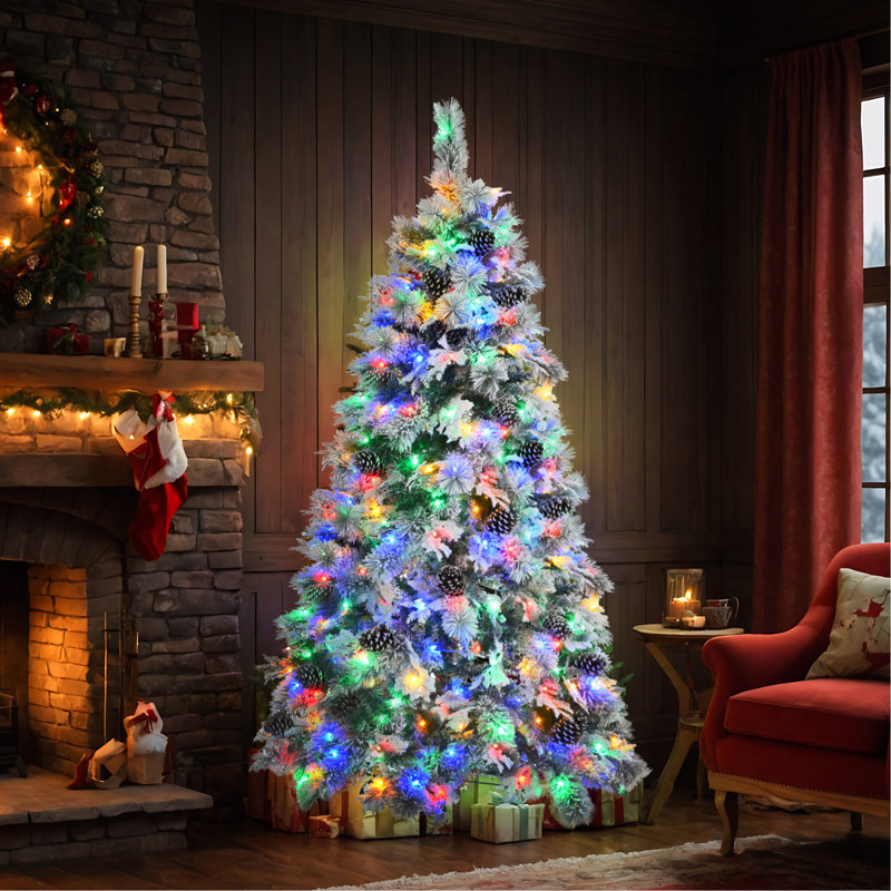 Arbre de Noël enneigé pré-éclairé avec pommes de pin, 6'