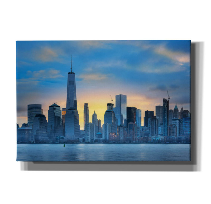Epic Graffiti 'Winter Sunrise New York City' by Rick Berk Canvas Wall Art, 26" x 18", H 18 po x l 26 po x P 0,75 po