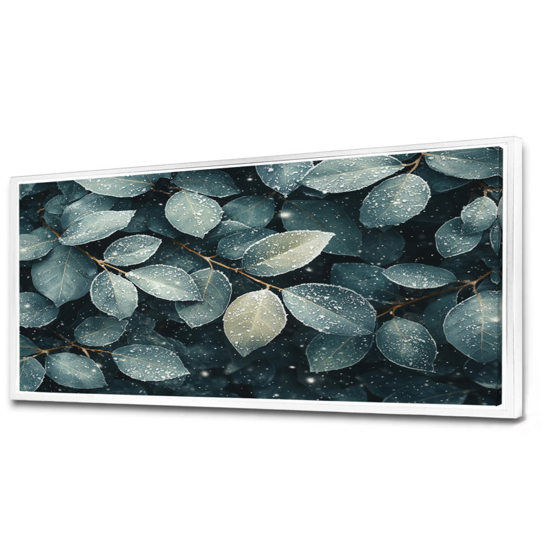 Evergreen Leaves In Snow IV - Leaves, art mural, H 28 po x l 60 po, Impression encadrée flottante, Blanc