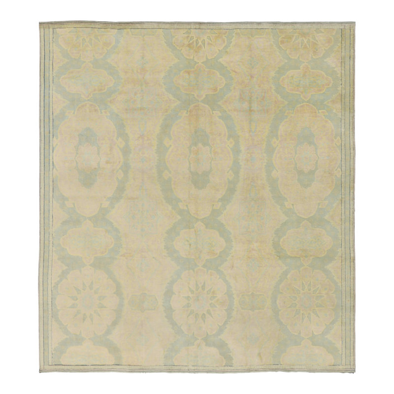Antique 20Th Century Turkish Hereke Rug In Soft Pastel Medallions - Rug & Kilim