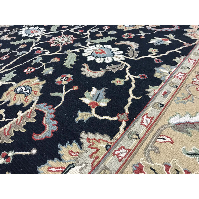 Tapis noir et doré de haute qualité noué à la main