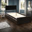 Lit plateforme peu encombrant avec bois de pin espresso, maison moderne