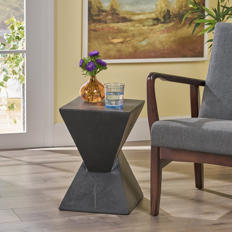 Daylon End Table, Black