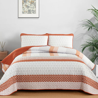 3-Piece Bohemian Stripe Quilt Set Lightweight Microfiber All Season