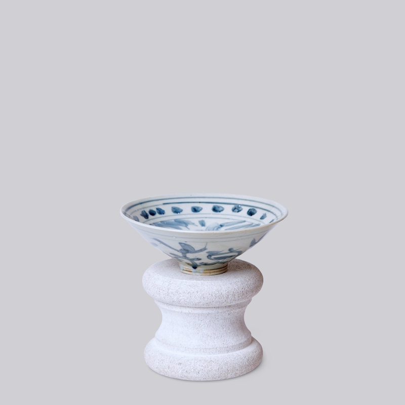 Petit bol conique en porcelaine bleue et blanche