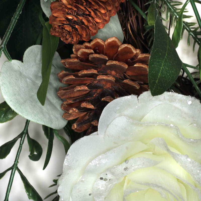 Couronne de Noël mélangée verte et blanche 26 po The Holiday Aisle®