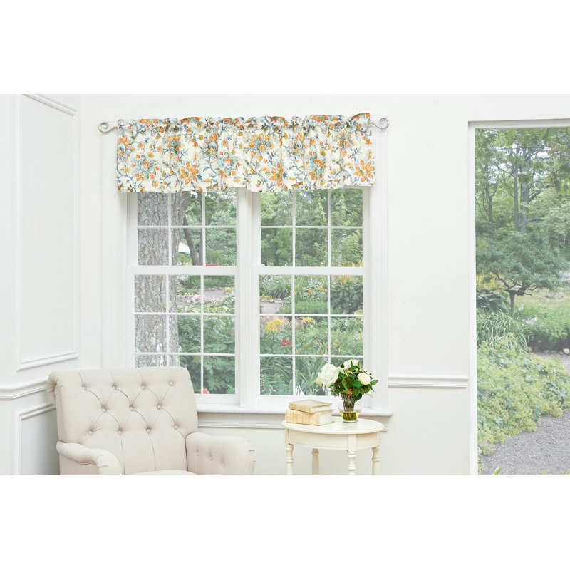 Ainsley Valance
