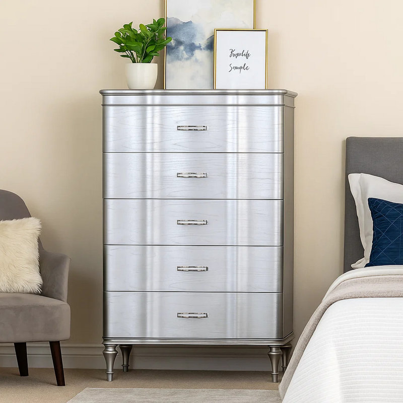 Commode haute 5 tiroirs Eleena, bois massif argenté, métal chromé, Argent argent