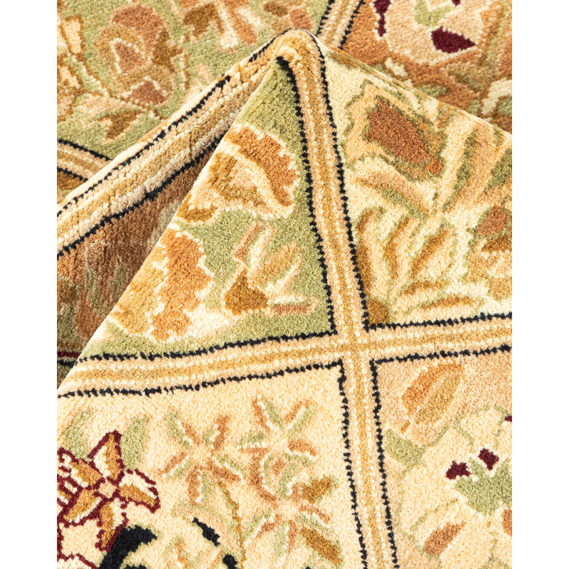Classic One-of-a-Kind 2'8" X 4'1" Hand Knotted Area Rug