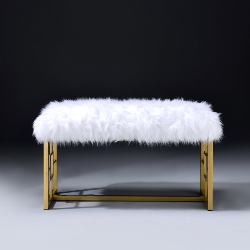 Banc de chambre contemporain blanc et doré avec coussin en fausse fourrure chaud pour le confort