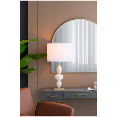 Lampe de table ronde blanche et dorée à trois niveaux avec abat-jour cylindrique D14 x 26,3 po (assemblage de l'abat-jour requis)