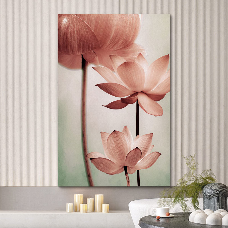 Lotus rose sur toile, H 36 po x l 24 po x P 1,5 po