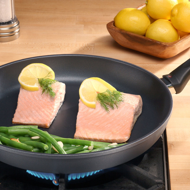 Aluminum Non-Stick Frying Pan, 12.5" W