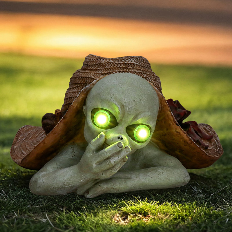 Alien rougeoyant à énergie solaire | Chapeau de paille et pose allongée, lumières automatiques la nuit, jardin en scène de science-fiction
