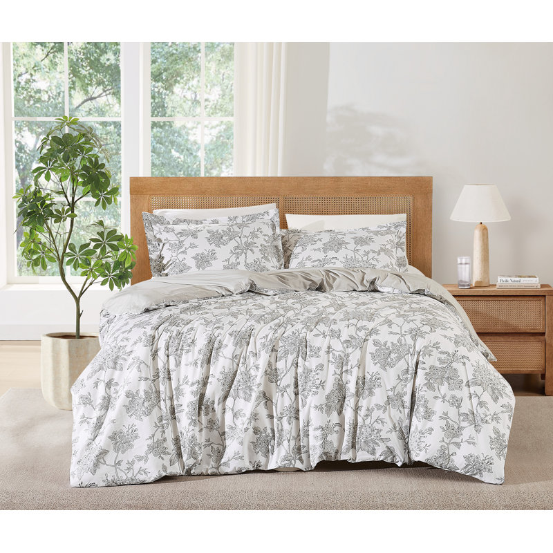 Brooklyn Loom Olivia Floral Duvet Cover Set, Queen Duvet Cover + 2 Standard Shams