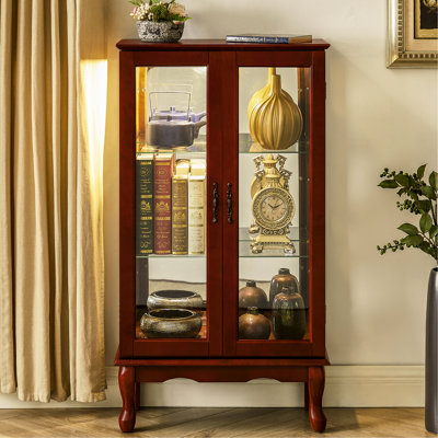 Vitrine de style classique en cerisier avec panneau miroir et tablettes arrière réglables.