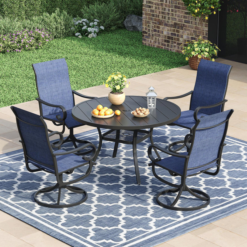 Ensemble repas d'extérieur pour patio - table ronde de 41,7 po avec trou pour parasol et tablette de rangement + 4 chaises pivotantes