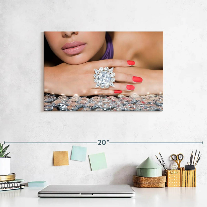 Shuttleworth High Fashion Diamond, 8" H x 12" W