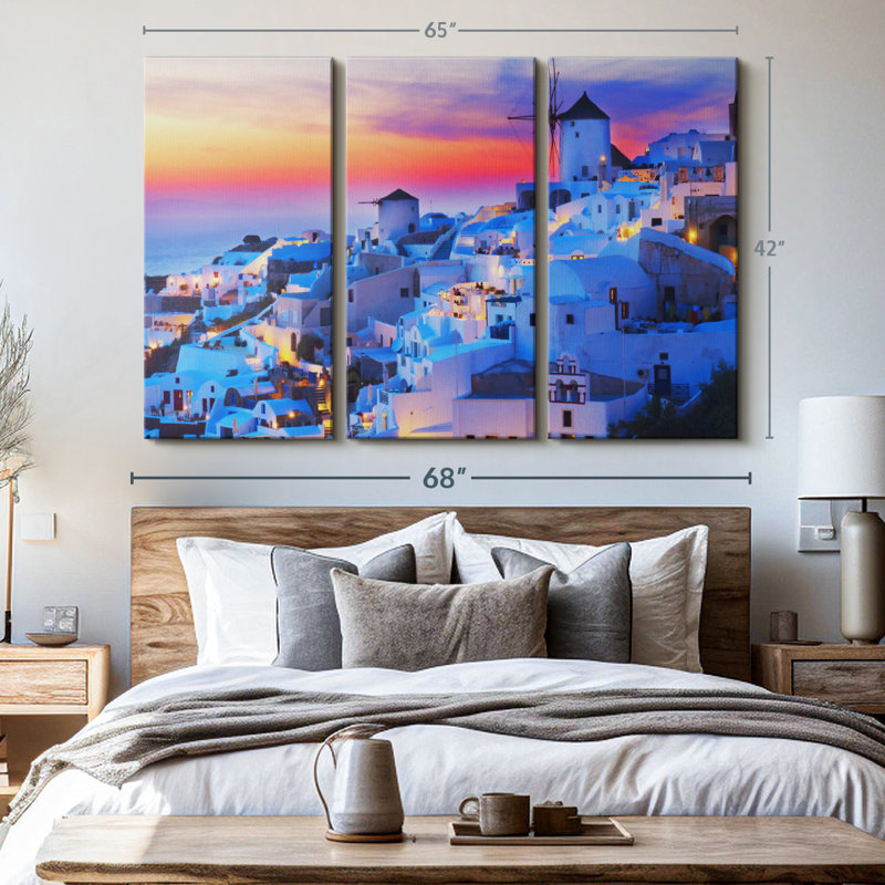 Santorini Lights, reproduction sur toile, H 42 po x l 65 po x P 1,25 po