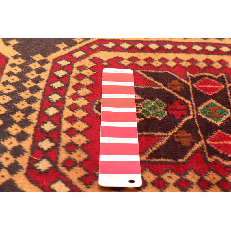 Tapis rouge Teimani 3 pi 7 po x 6 pi 6 po
