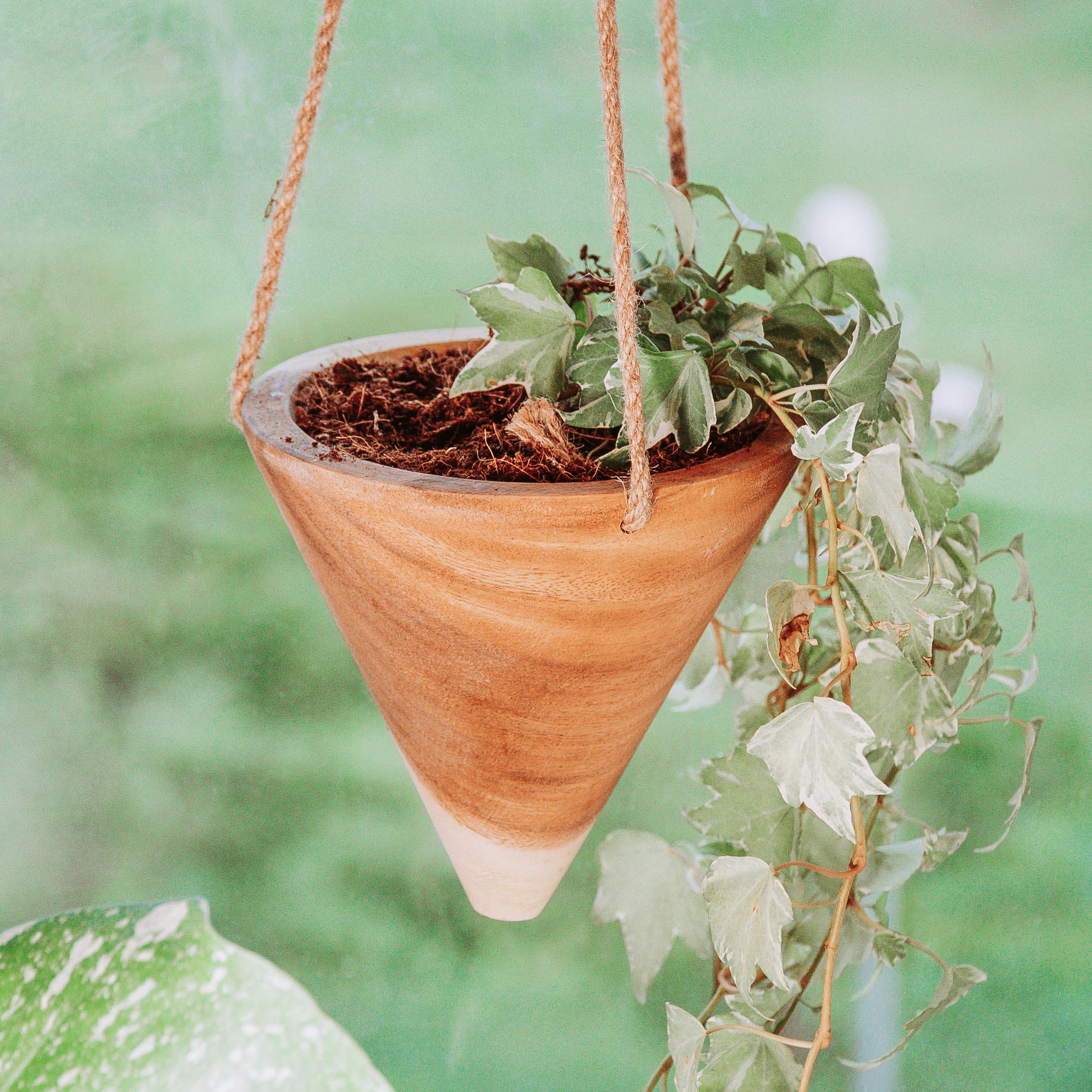  Concept Casa - Waxed Canvas Handmade Hanging Planter