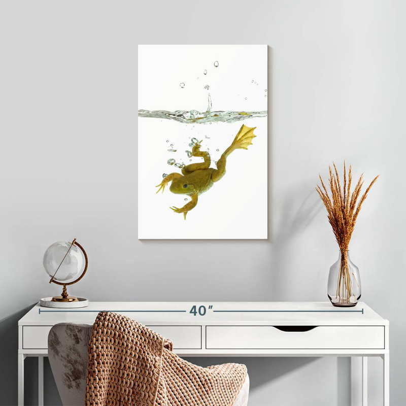Grenouille sous l'eau, H 24 po x l 16 po