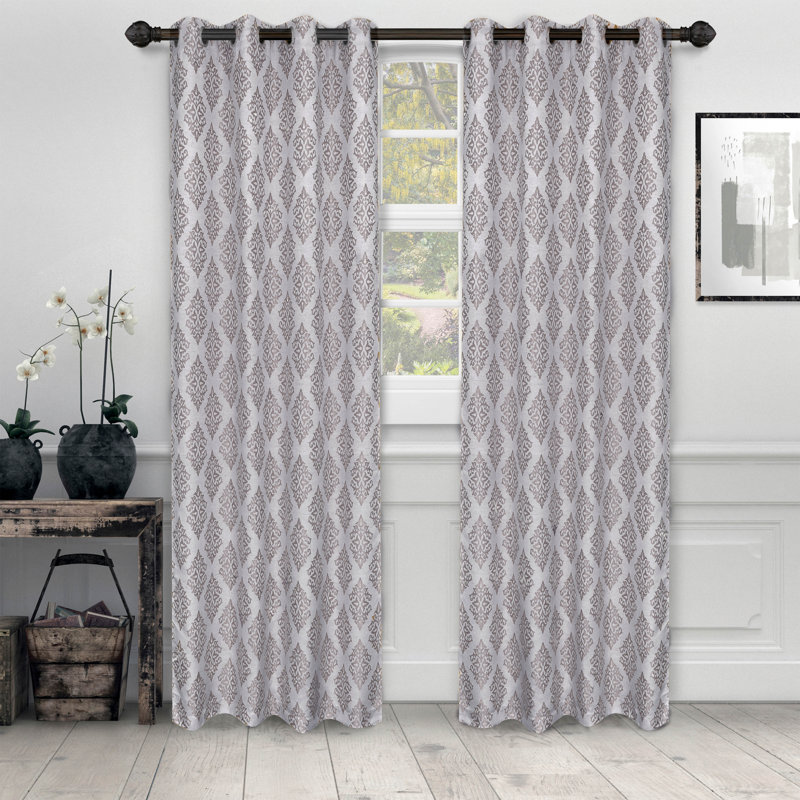 Paire de rideaux semi-transparents en jacquard damassé avec œillets Brodde, Nickel, l 42 po x L 96 po