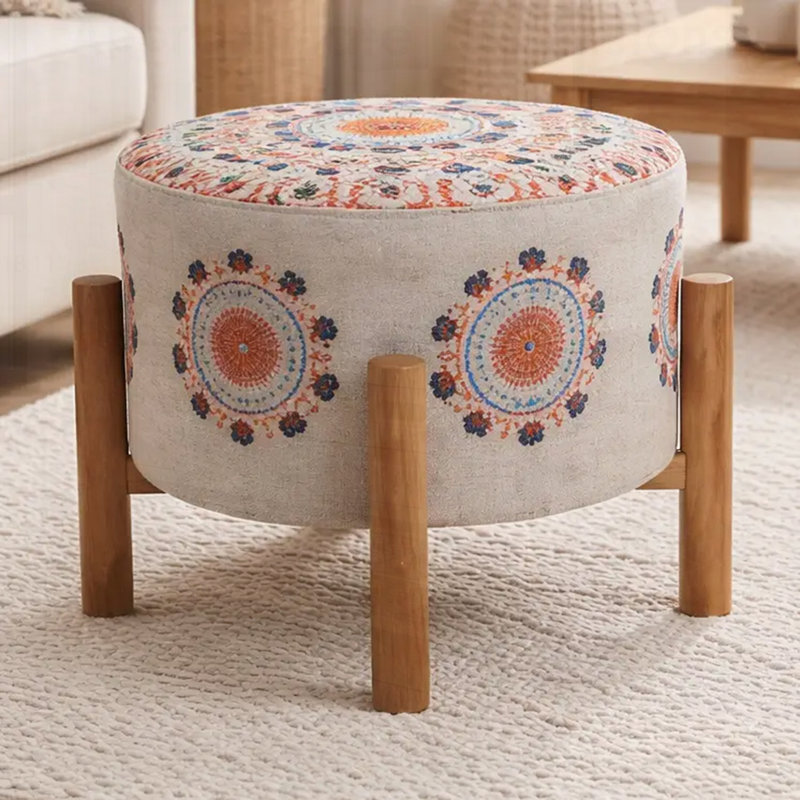Tabouret brodé en coton Mandala