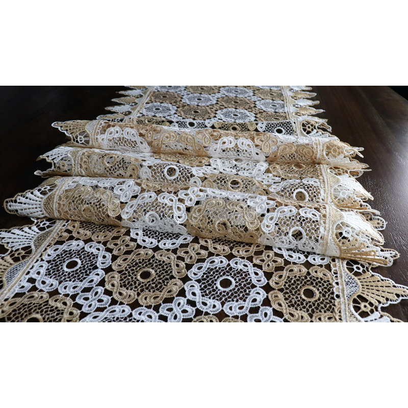 Chemin de table Damoni, 90 po x 16 po