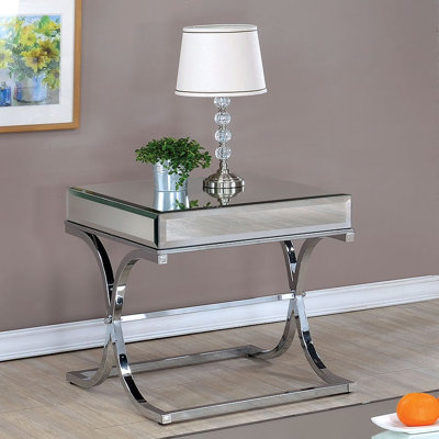 Rakel Traditional End Table by Everly Quinn