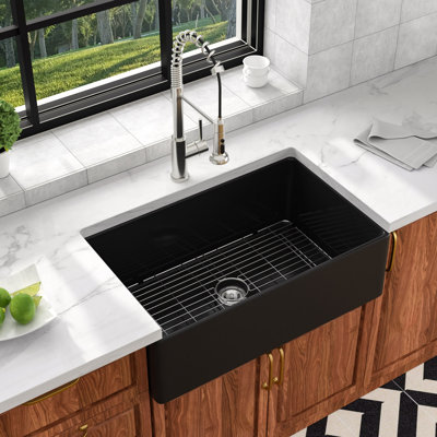 33" L x 20" W Farmhouse Kitchen Sink with Sink Grid and Drain Assembly