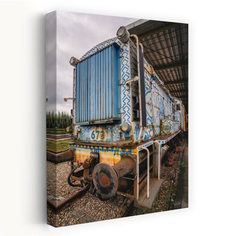 Railroad Car III - Photographie contemporaine, H 48 po x l 32 po