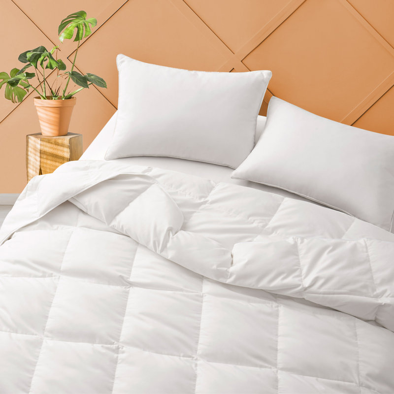 Twin Lightweight White Microfiber Goose Feather Down Comforter