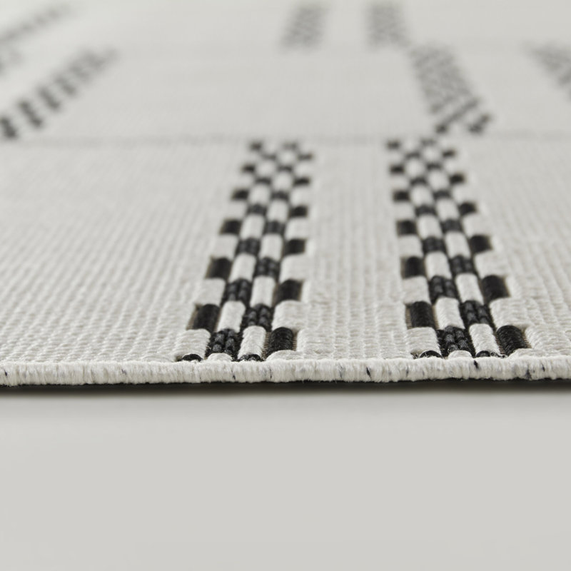 Tapis intérieur / extérieur à rayures grises / noires Tomeca, Rectangle 5 pi 3 po x 7 pi