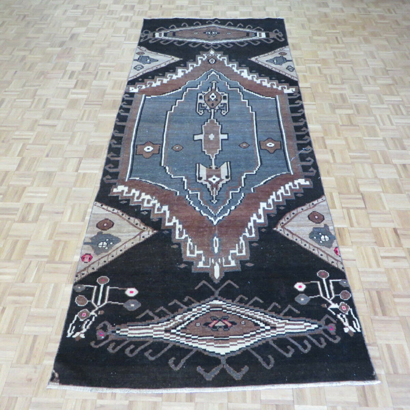 Tapis de couloir en laine noué à la main noir de conception unique 5 pi 5 po x 13 pi 1 po Corentin Tapis décoratif