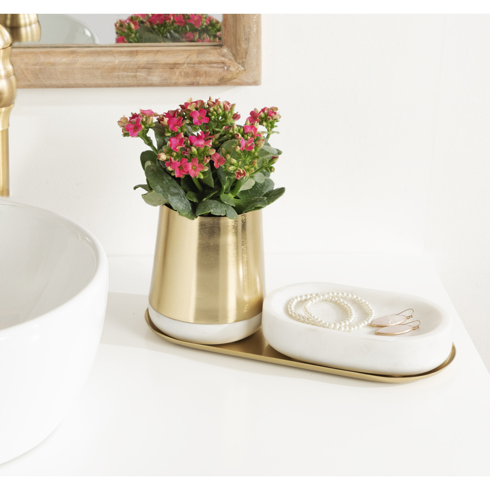 Montae Metal Stackable Desk Organizer, White/Gold