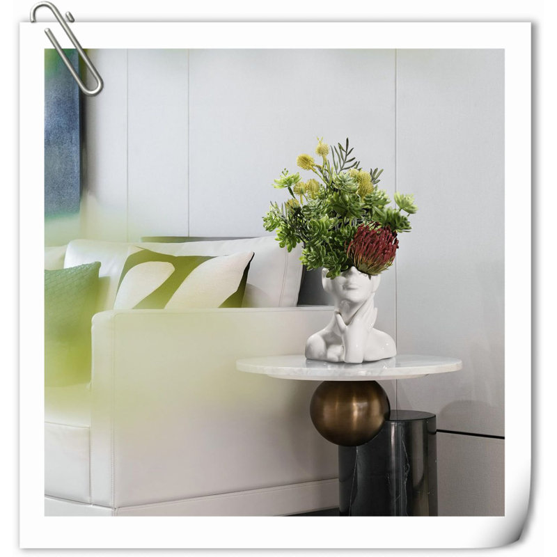 Kanyiah Ceramic / Porcelain Table Vase