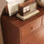 Commode d'appoint simple en bois massif ambré