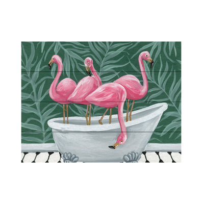 Flamants d'Yvette St. Amant dans une baignoire en lattes de bois