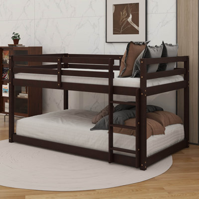 Lit superposé bas simple en bois avec échelle en bois