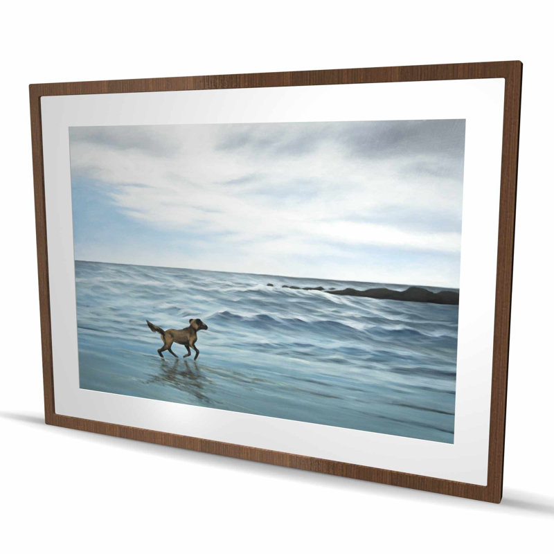 «Dog on the Beach» - Reproduction mate encadrée bleue décorative