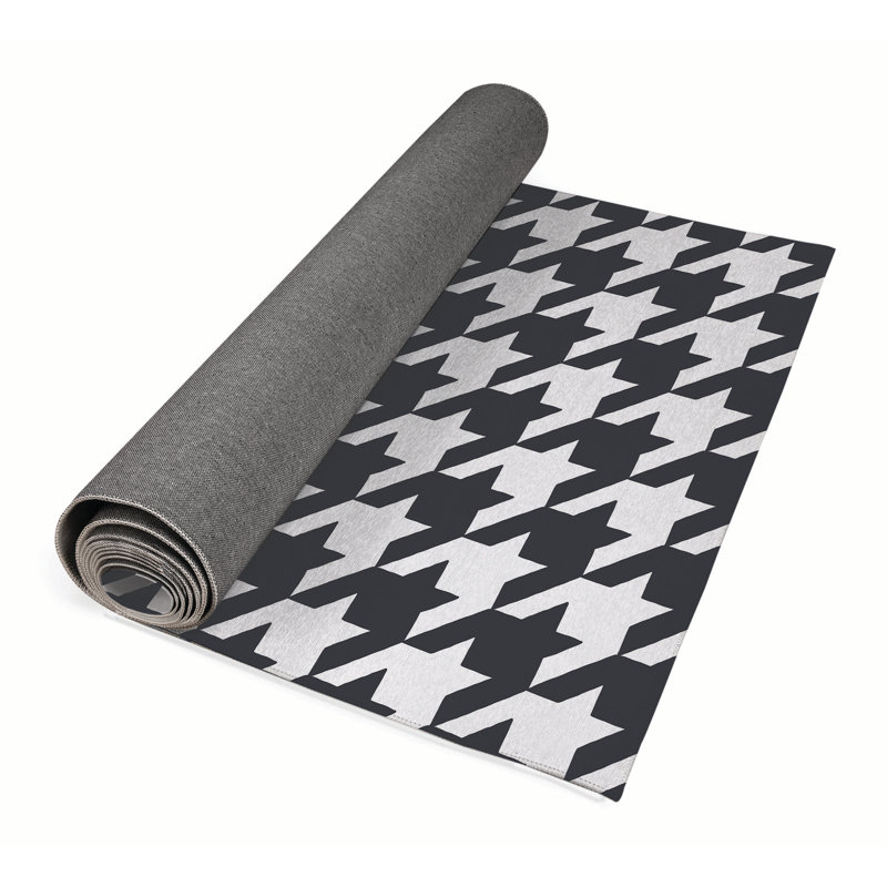 Send in the Hounds Outdoor Rug, Runner 2'6" x 8'