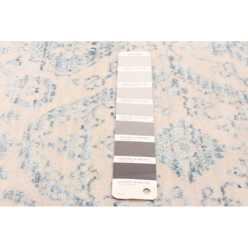 Tapis unique rectangulaire de 4 pi 0 po x 6 pi 3 po Adelindo