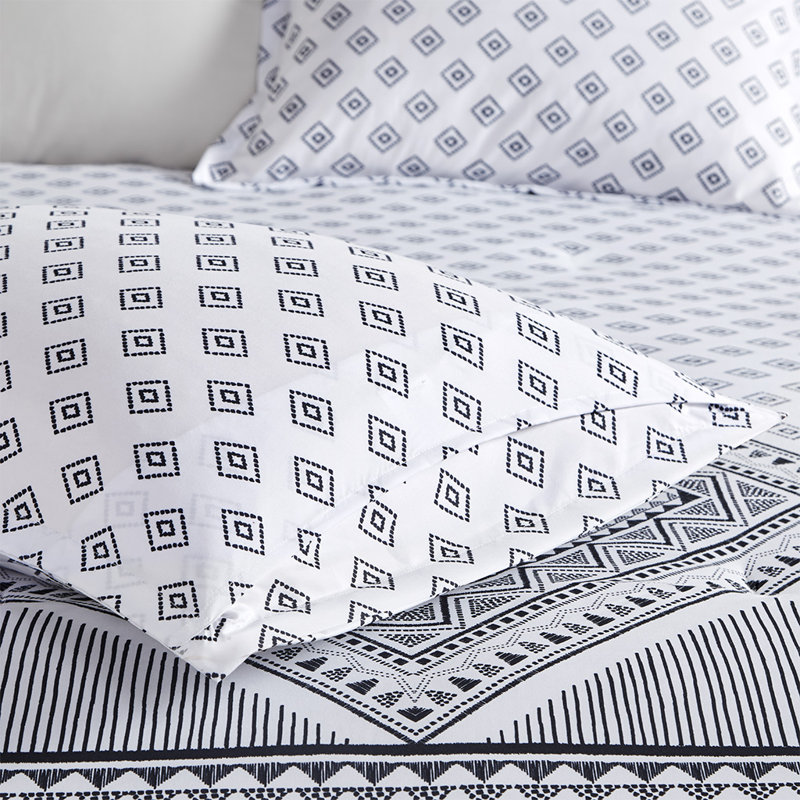 Gracie Mills Johnny Adaptable Beauty Reversible Comforter, Full Comforter + 2 Shams