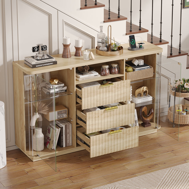 Buffet moderne avec vitrines à DEL et tiroirs cannelés, Chêne