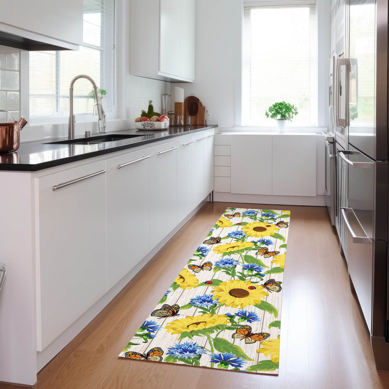Conness Washable Floral Indoor / Outdoor Rug, Runner 2'3" x 7'6"