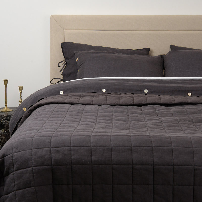 Hatley Quilt, Gray, Queen Quilt