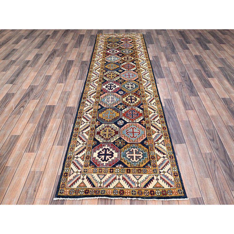 Tapis de couloir large en laine douce noué à la main bleu marine de style Kazak 2 pi 7 po x 9 pi 6 po E8DB4ED97F9B404BA4B6EA38AAD1ABC5