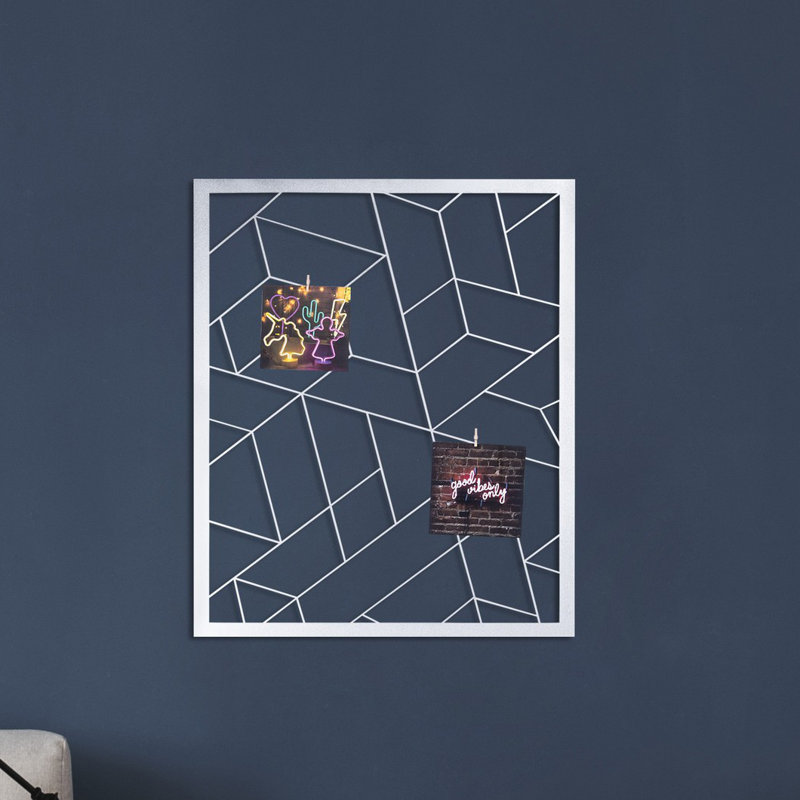 Élégant accessoire mural décoratif en métal, 19,7 po x 23,6 po | Fabrication 100% métal, épaisseur: 0,06 po | Léger à 0,7 lb, facile à suspendre | Superbe conception argentée pour une décoration moderne